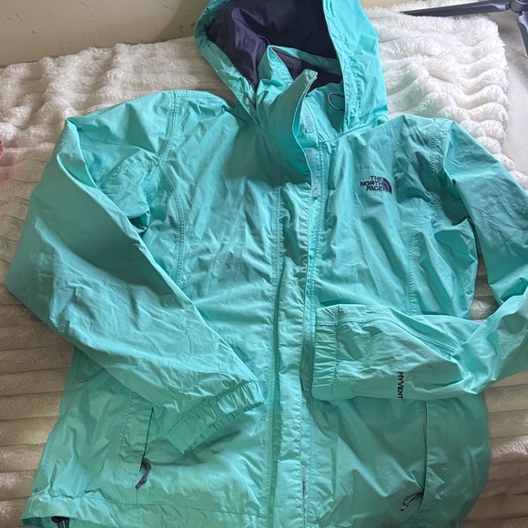The North Face Light Green HyVent Jacket - Picture 1 of 6